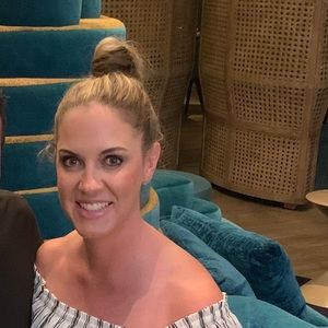 Meet your Posher, Carrie